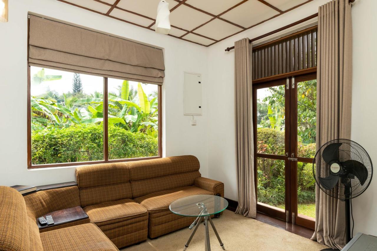Surveyor'S Residence Bungalow Kandy Exterior photo