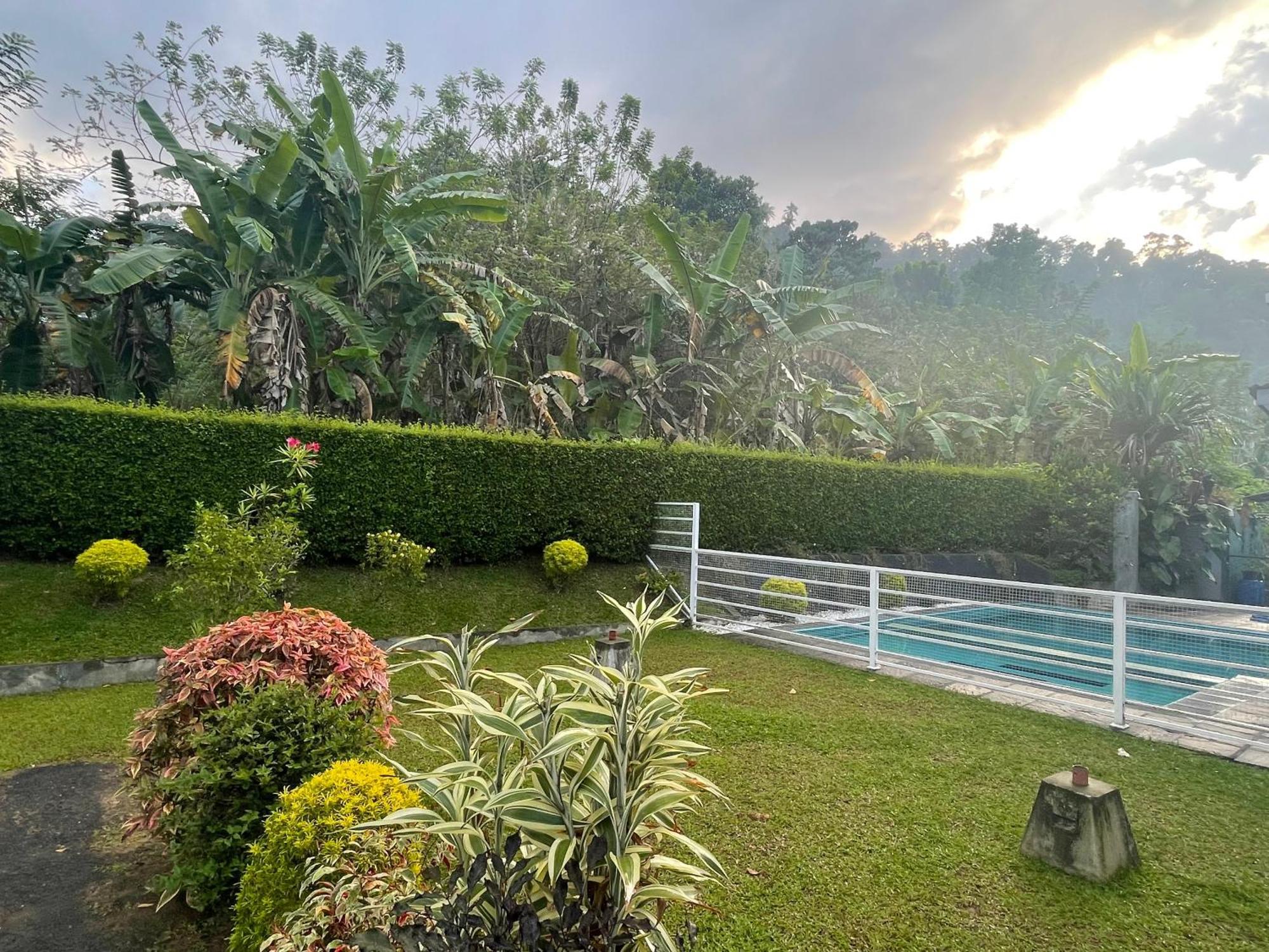 Surveyor'S Residence Bungalow Kandy Exterior photo